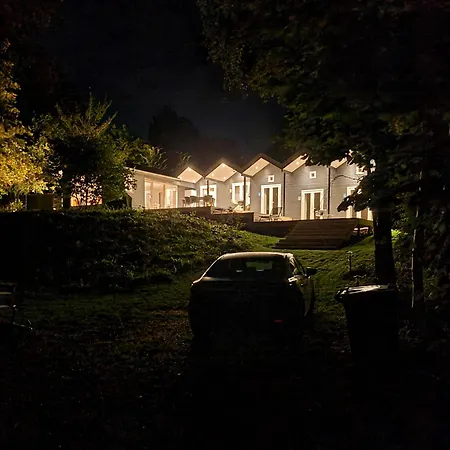 Architect-designed With Outdoor Space Casa vacanze *